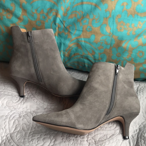 Gray suede boot - Picture 2 of 7